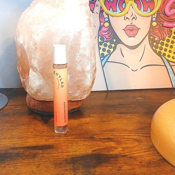 SKYLAR CLEAN BEAUTY ROLLERBALL Sunkissed Dahlia 3/4 Bottle - Picture 1 of 6